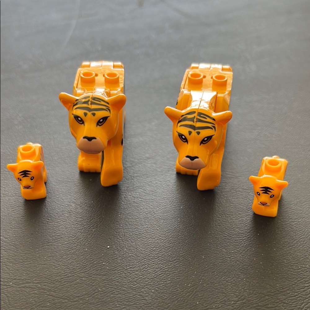 Tiger Family Building Blocks Set - Orange